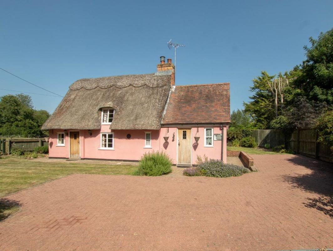 Two Bedroom Grade Ll At Az Luxury Honey Horsefield With Wifi And Free Parking Holiday home Hundon